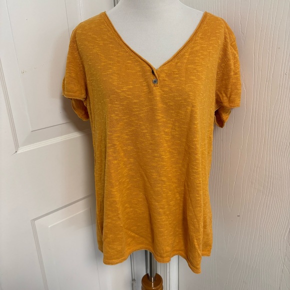 Eileen Fisher Henley Gold Linen Blend - Picture 1 of 5